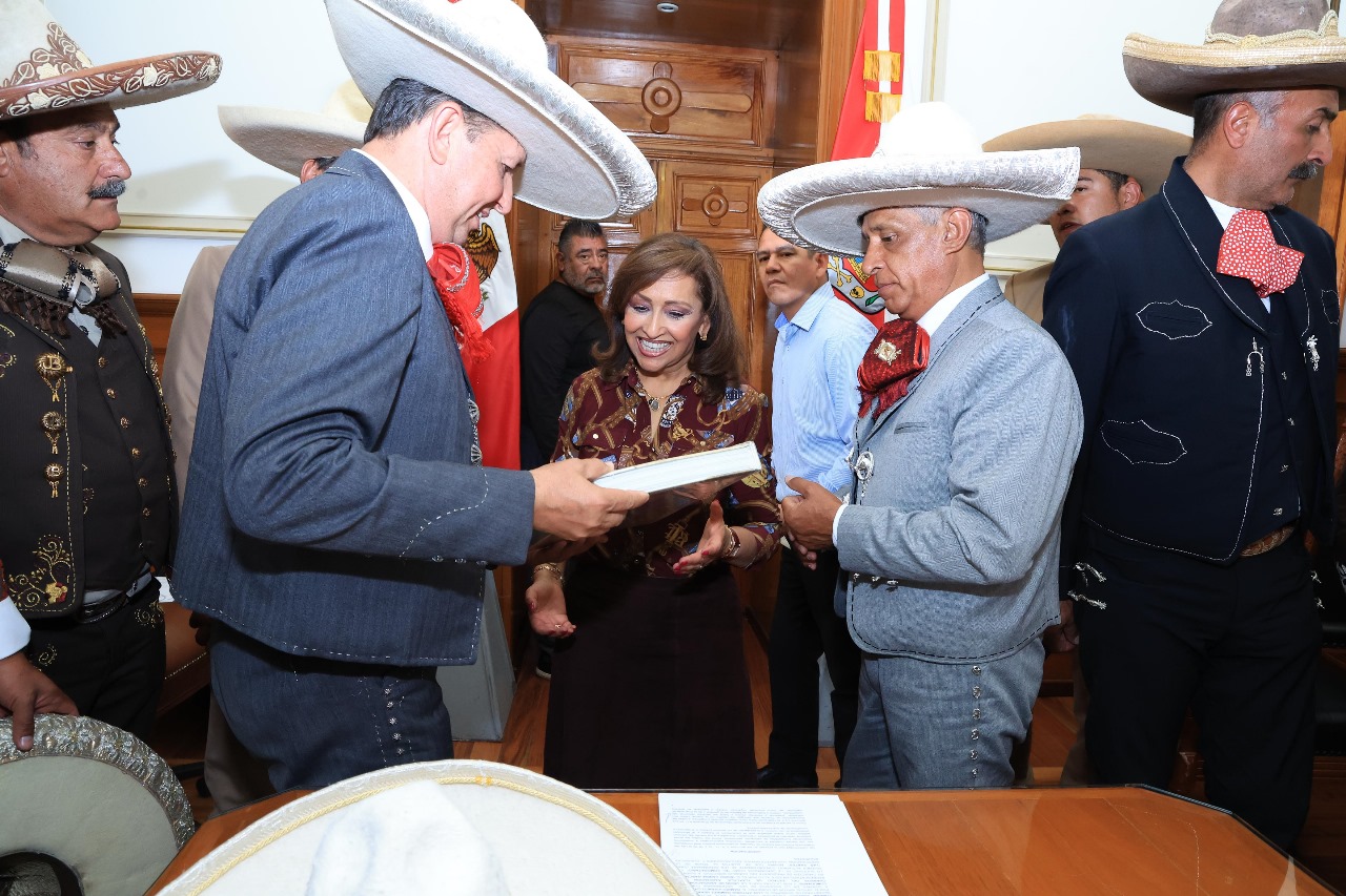 Gobernadora Lorena Cuéllar toma protesta a Consejo Directivo Estatal de la Unión de Asociaciones de Charros de Tlaxcala